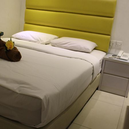 Rose Cottage Hotel Taman Impian Senai Johor Bahru Exterior foto